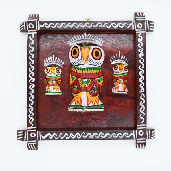 Wooden Frame 3 Owl White Red Base